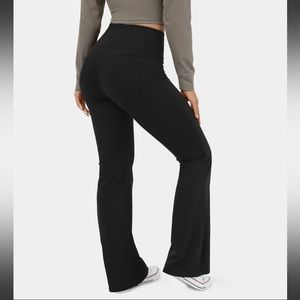 Halara High Waisted Pocket Flared Yoga Leggings Size Small Regular in Black